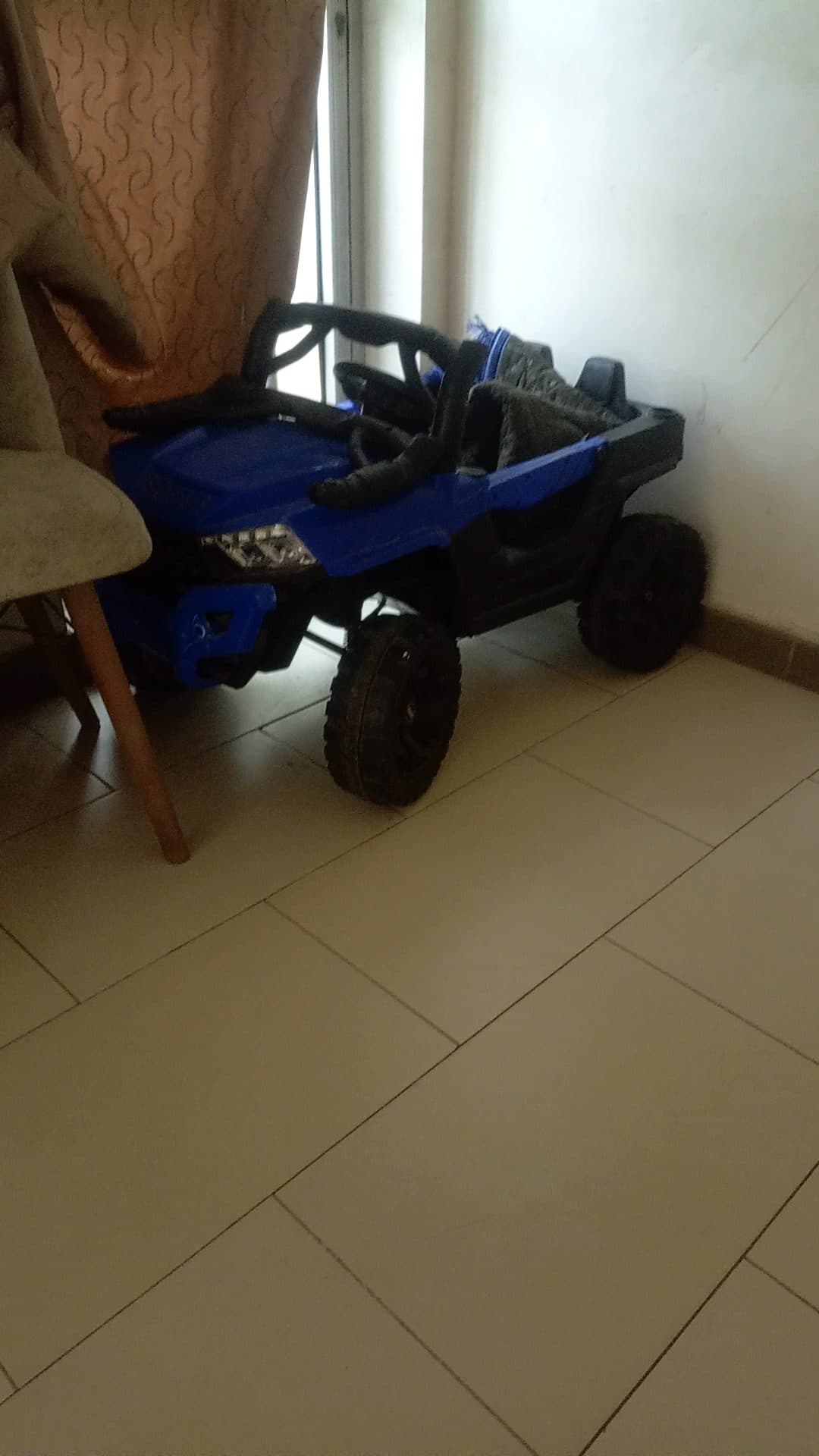 Voiture robuste pour enfant