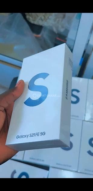 Samsung Galaxy S21 FE 5G neuf - 128Go RAM 6Go écran 6.4"