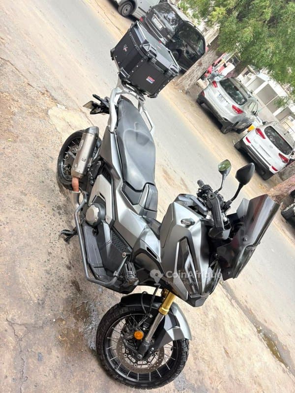 Xadv 2023 bien entretenu - 25000km