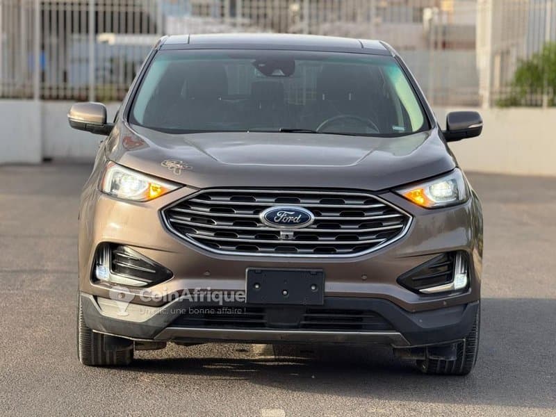Ford Edge Titanium 2019 - 4x4 AWD Automatique, très bon état